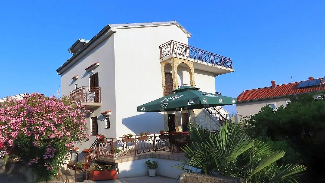 Apartments Kamelija Malinska Kroatien